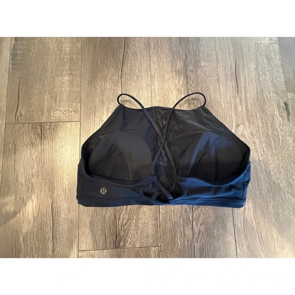 Lululemon Black High Neck Strappy Lattice Mesh Sports Bra Yoga Gym Size 8